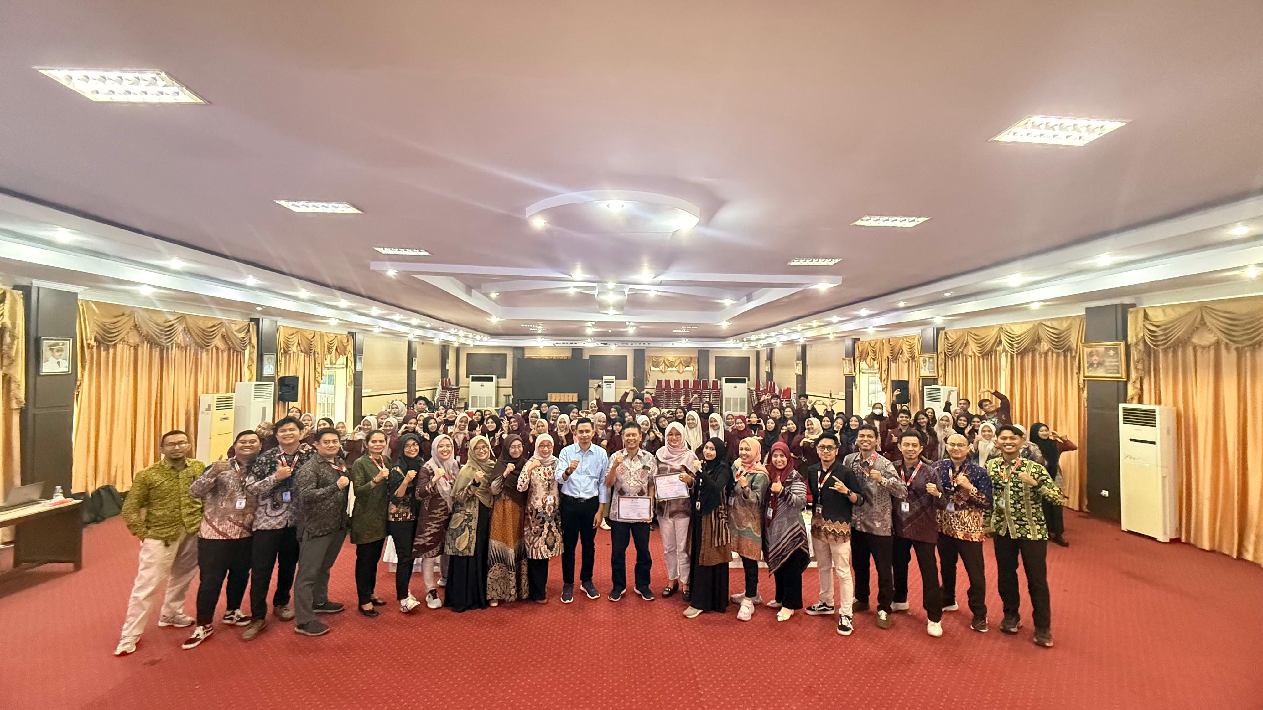 Program Studi S1 Farmasi FST Universitas Sembilanbelas November Kolaka Gelar Kuliah Umum tentang Optimalisasi Sumber Daya Lokal